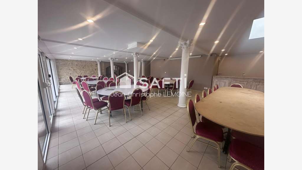 AV hôtel restaurant 15 clefs avec restaurant Laval