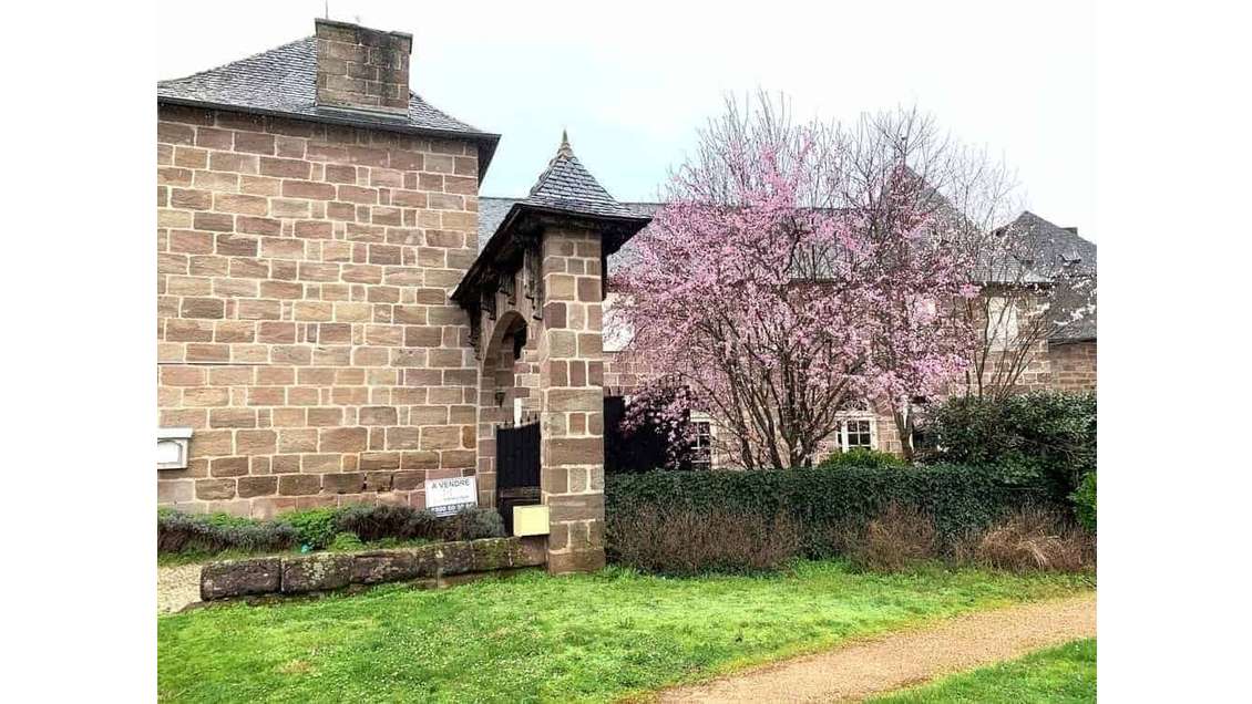 A vendre hôtel-restaurant ** 12 chambres à Varetz