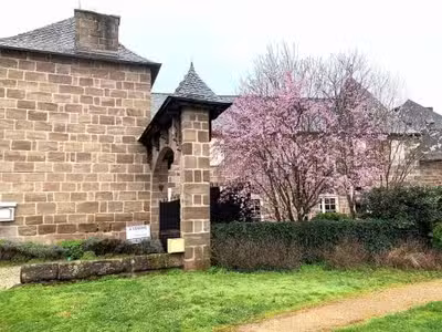 A vendre hôtel-restaurant ** 12 chambres à Varetz