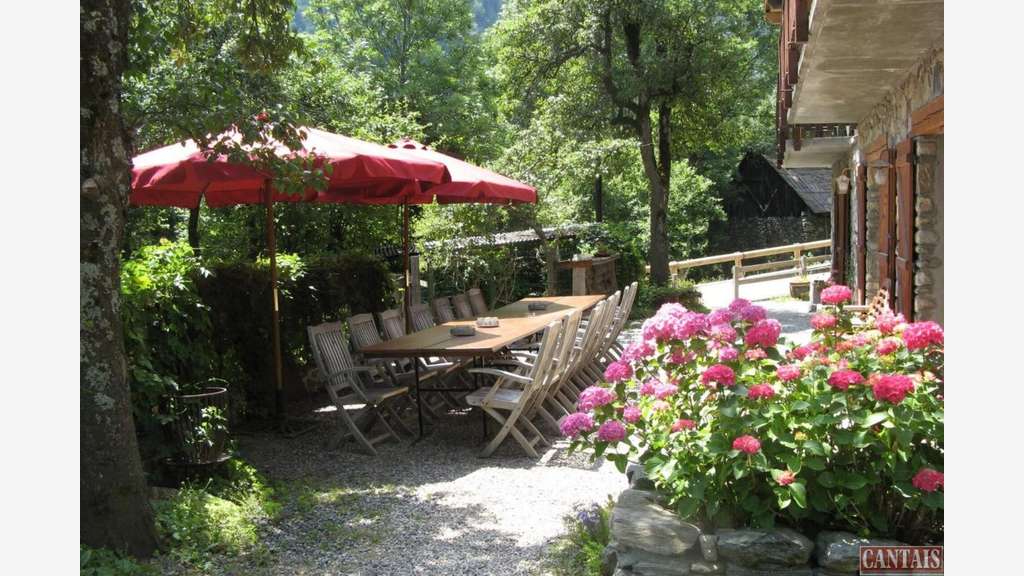 Vente gîte chalet de charme rénové en station