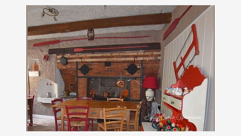 À vendre café restaurant chambres hôtes Rochepaule