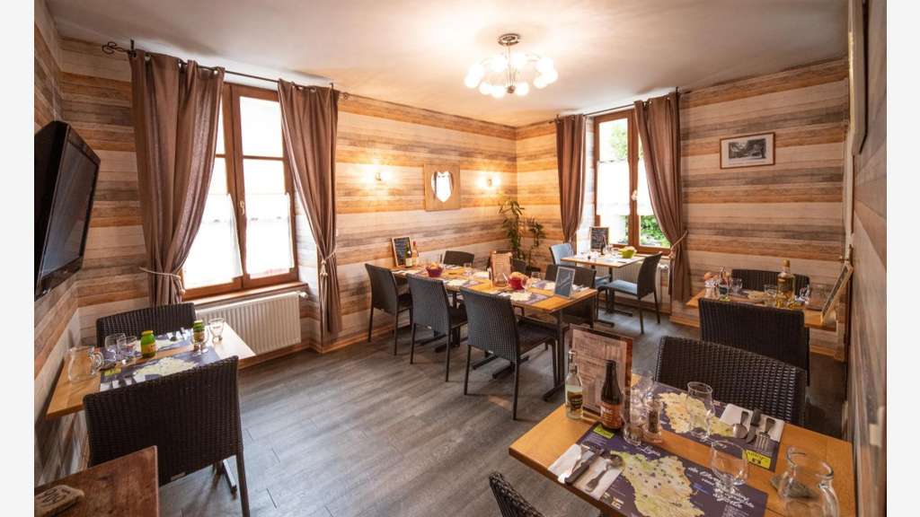 A vendre hôtel-restaurant murs et fonds en Aubrac