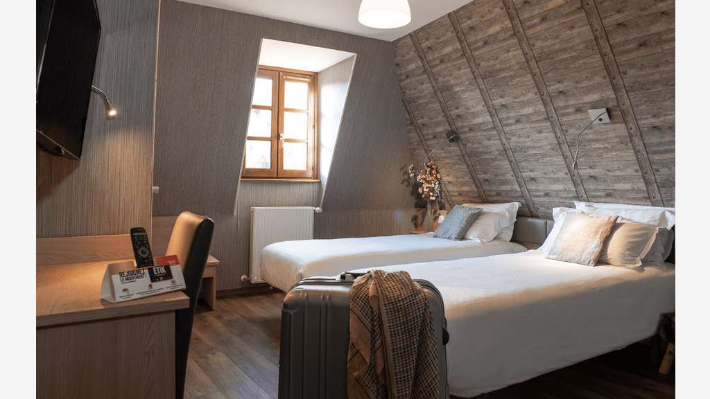 A vendre hôtel-restaurant murs et fonds en Aubrac