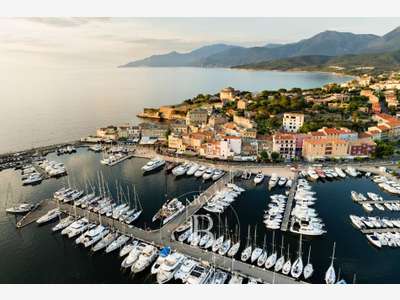 AV hôtel de prestige Saint-Florent empl strat