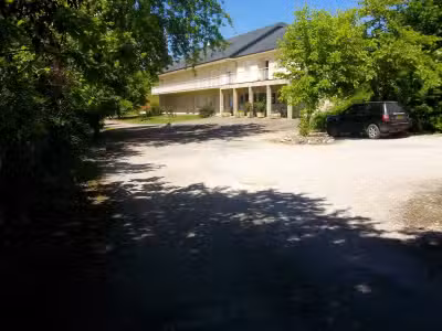 À vendre hôtel ** de 21 chambres proche de Brive