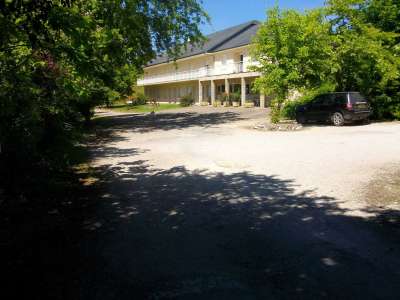 À vendre hôtel ** de 21 chambres proche de Brive