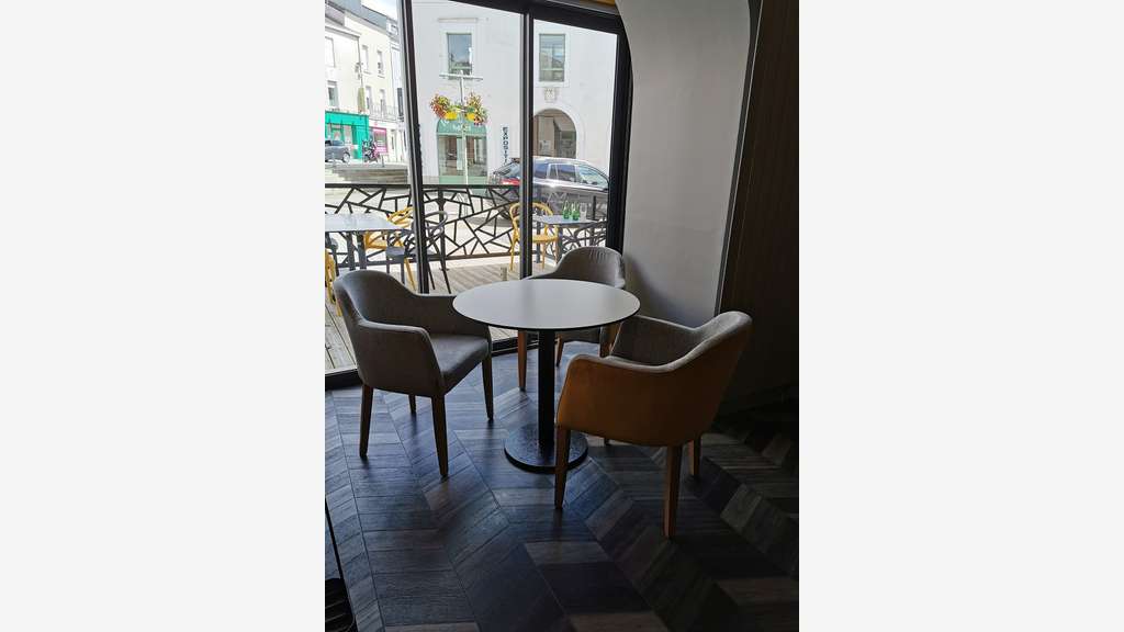 Vente hôtel restaurant avec parking à Savenay