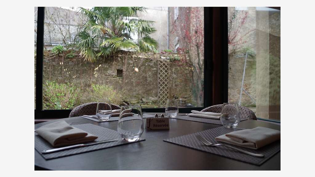 Vente hôtel restaurant avec parking à Savenay