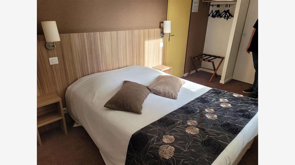 Vente hôtel restaurant avec parking à Savenay