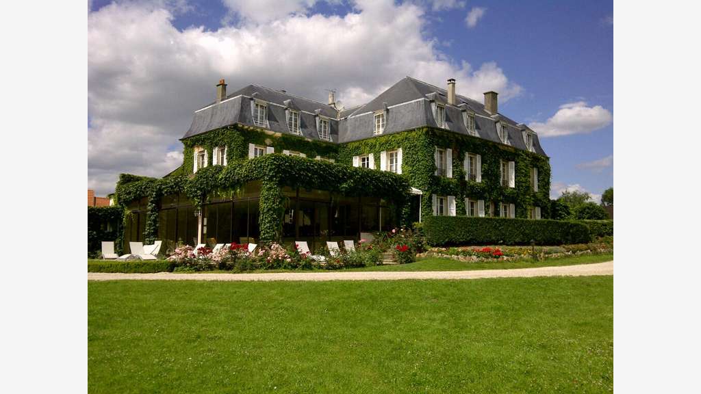 Cède hôtel de charme fort potentiel Seine et Marne