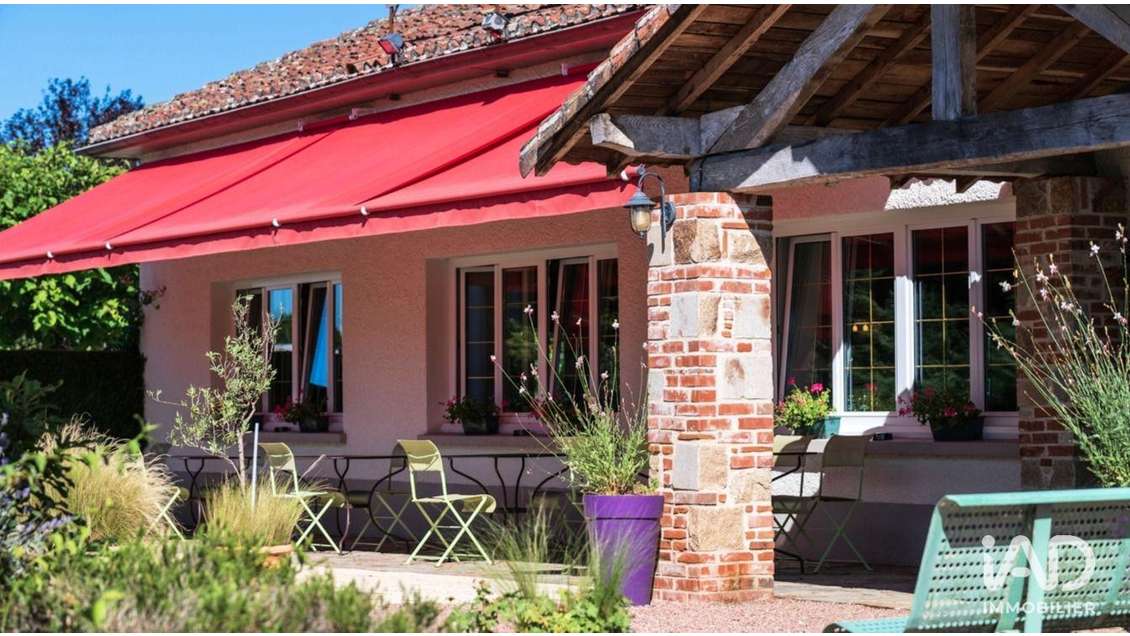 Hotel restaurant à Sereilhac