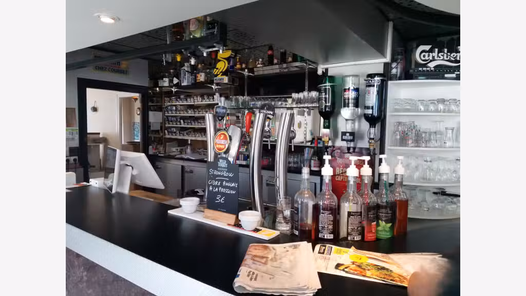 A céder hôtel restaurant 9 ch dans le Béarn