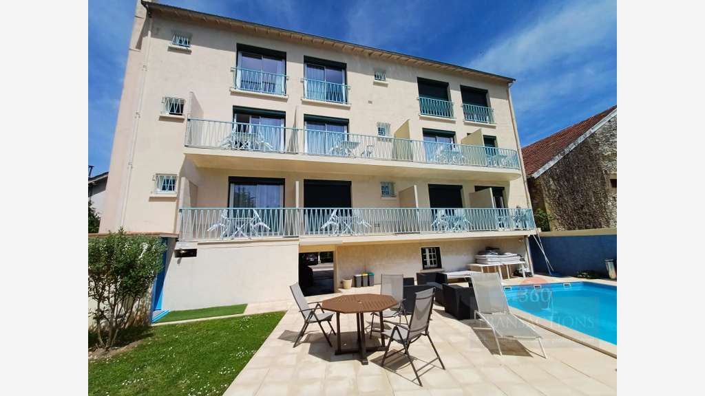 A vendre hôtel avec piscine 23 chambres Souillac