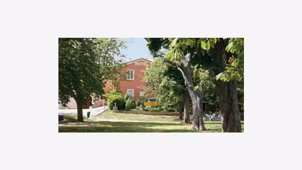 Vente hôtel bureau de charme à St Vallier de Thiey