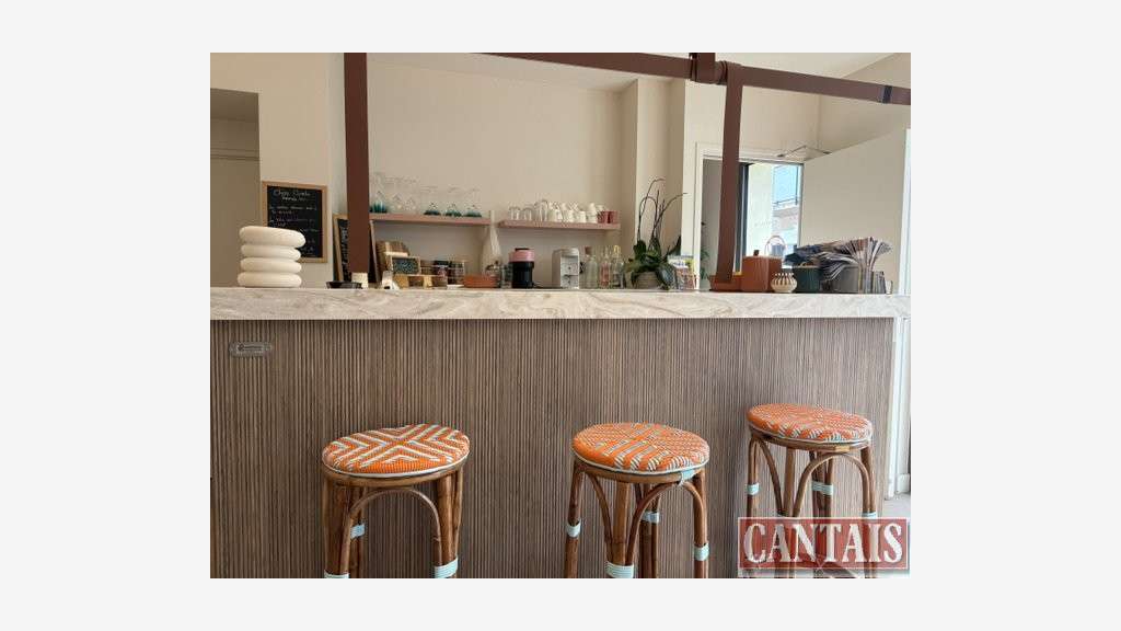 Vente hôtel bureau à 50m de la mer en Languedoc