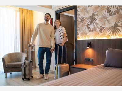 À vendre Hôtel de plus de 35 chambres avec jardin