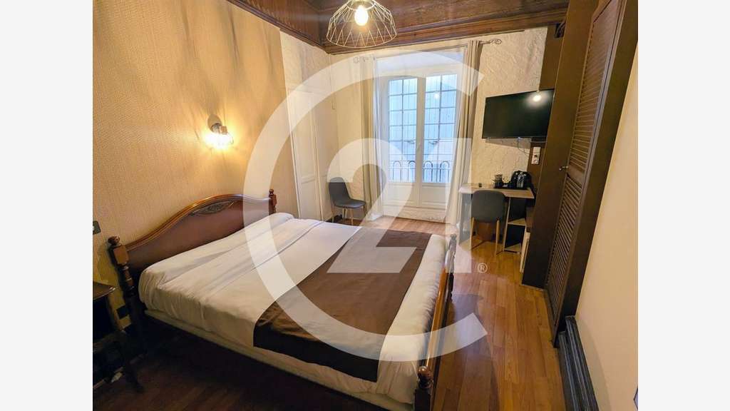 Hôtel restaurant à reprendre à Tournon Sur Rhône