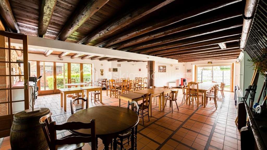 Vente murs et FDC auberge historique à Vexaincourt