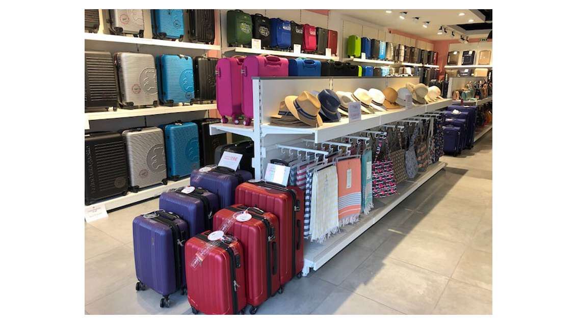 A vendre FDC bagagerie maroquinerie à Lannion