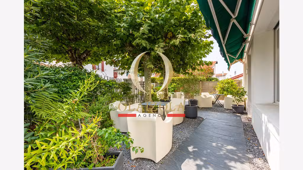 Vente murs et FDC hôtel 3 *** lic IV à Biarritz