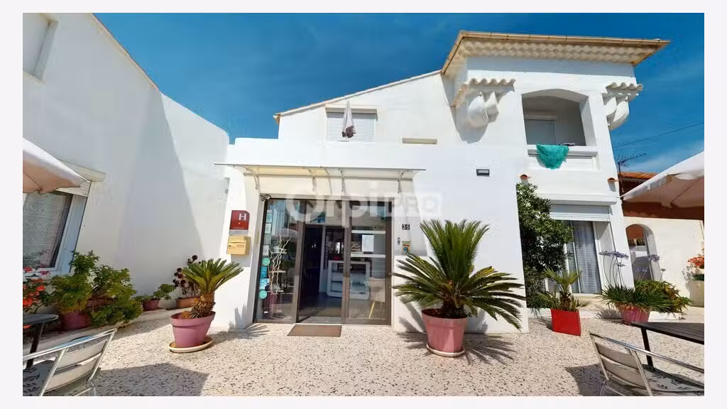 Vente hôtel vendu libre pleine propriété à Hyères