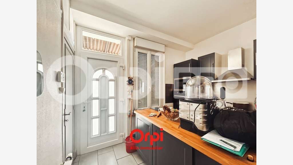 Immeuble + FDC bar jeux 150m² à vendre Montluçon