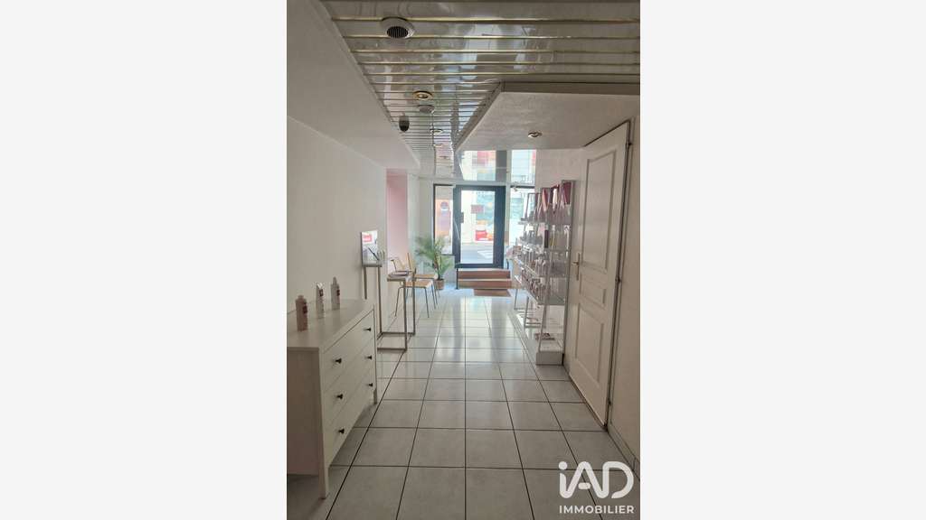 Vente institut de beauté à La Ferté-Alais centre