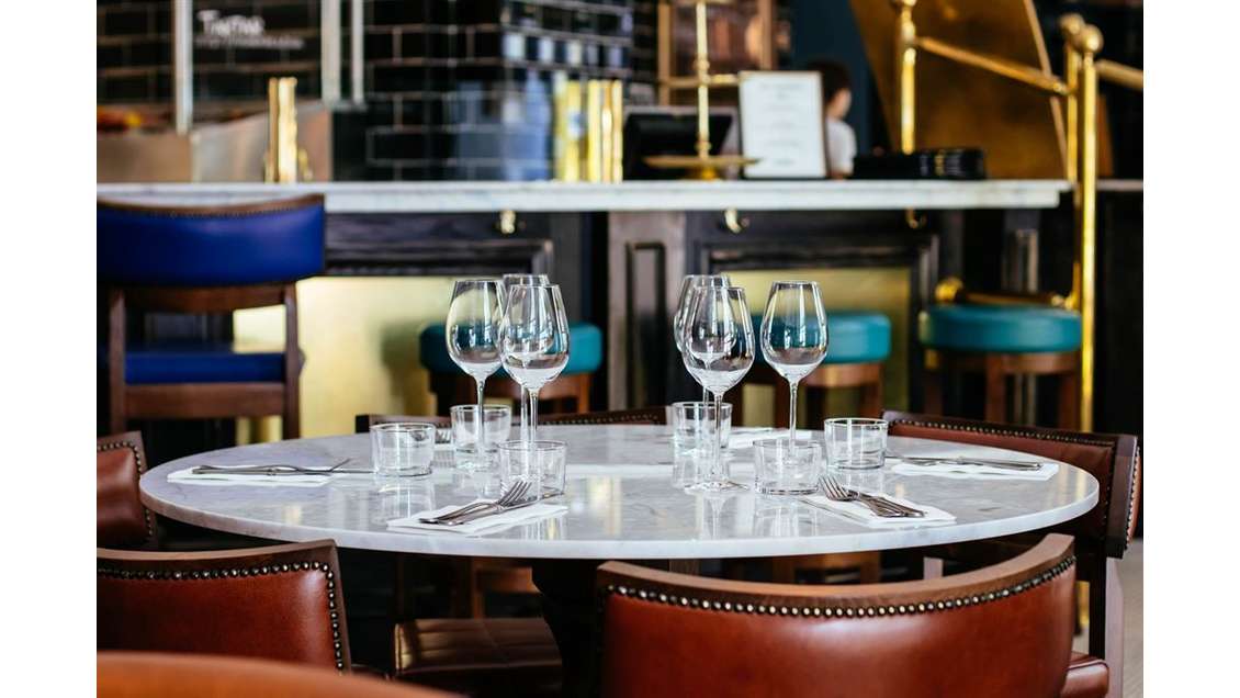 Cède institution de plus de 30 ans en angle