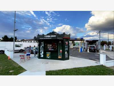 Kiosque à pizza à céder en parfait état en Essonne