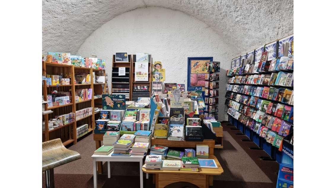 Vente FDC librairie rue piétonne de Sisteron