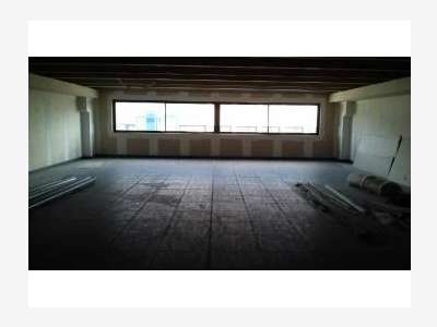 A vendre local 149m² ZA les Playes à Six Fours