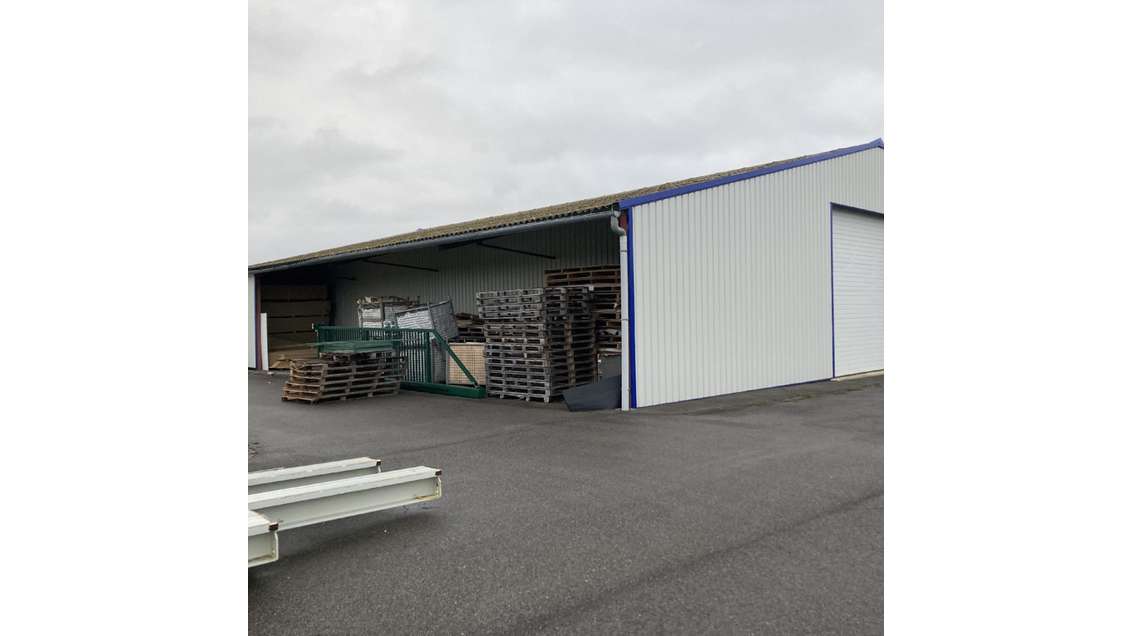 Vend local d'activité 416m² à Châtillon sur Loire