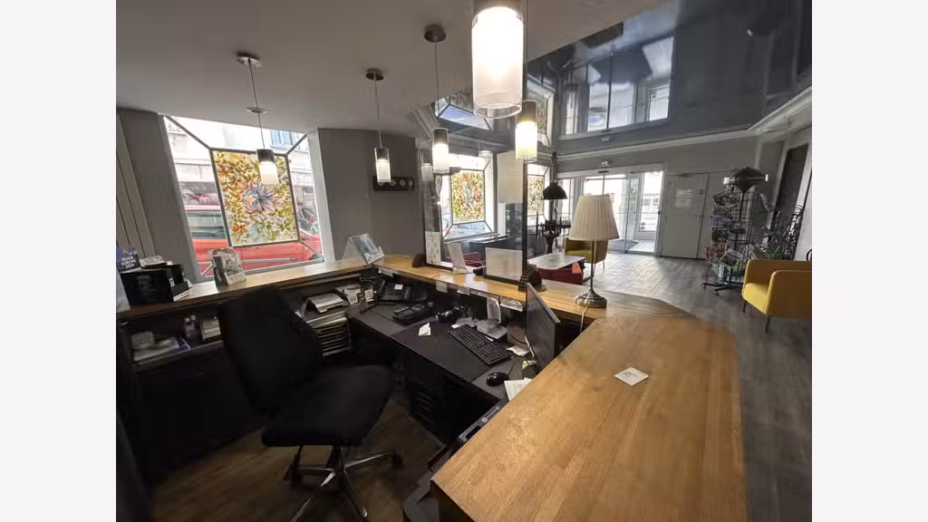 AV hôtel bureau empl N°1 proche gare Angoulème