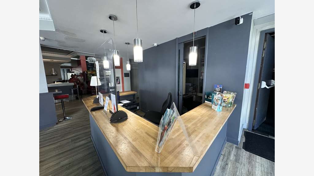 AV hôtel bureau empl N°1 proche gare Angoulème