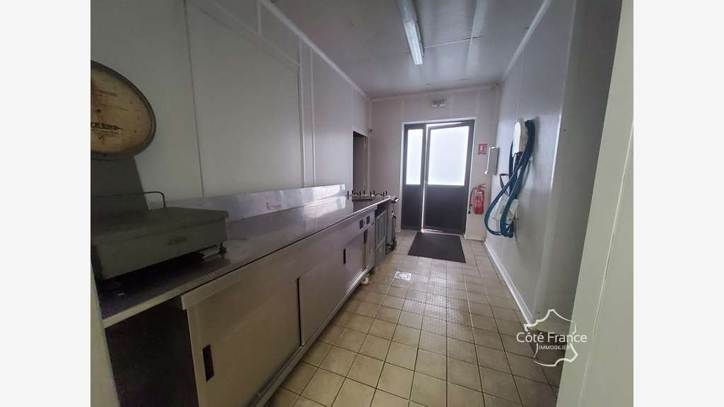 A vendre fonds et murs traiteur de 208m² à Givet