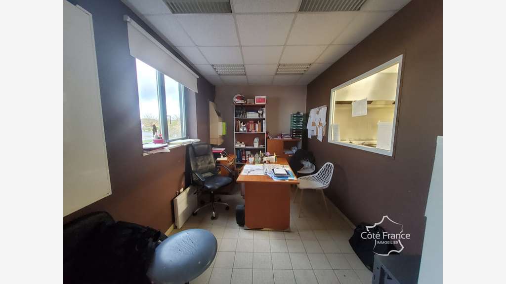 A vendre fonds et murs traiteur de 208m² à Givet