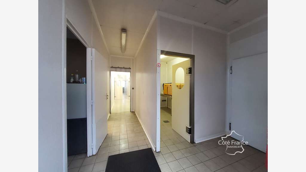A vendre fonds et murs traiteur de 208m² à Givet