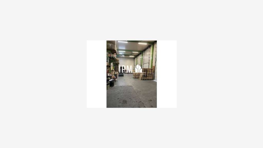 A vendre locaux 1350m² à Vitrolles en ZA Bagnols