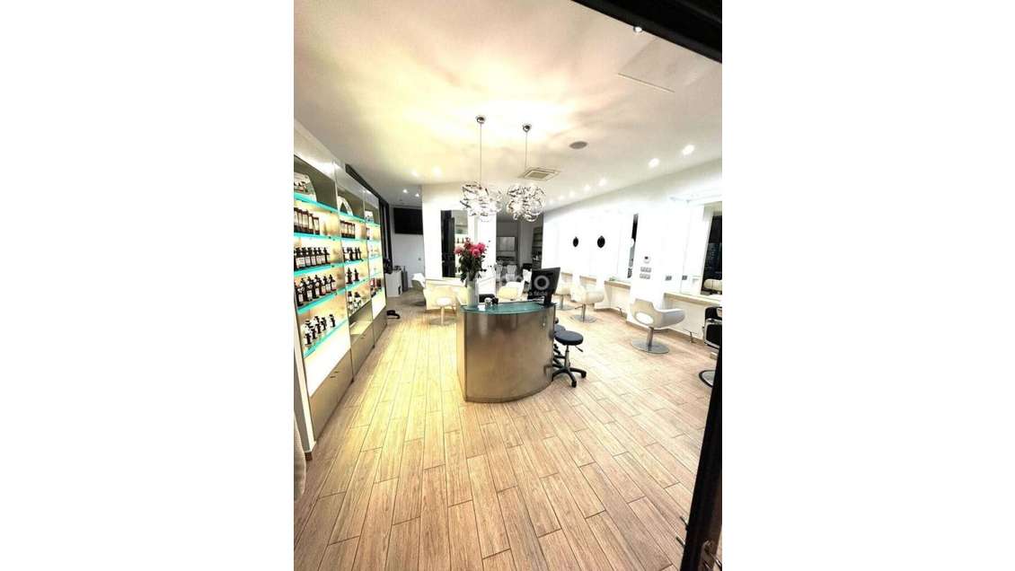 Vente salon de coiffure esthétique en zc à Antibes