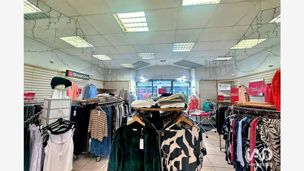 Vente Boutique vêtements de 58m² à Argelès-Gazost