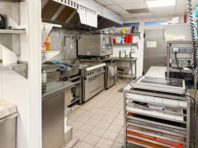 Vente restaurant + traiteur à Beaumont-le-Roger
