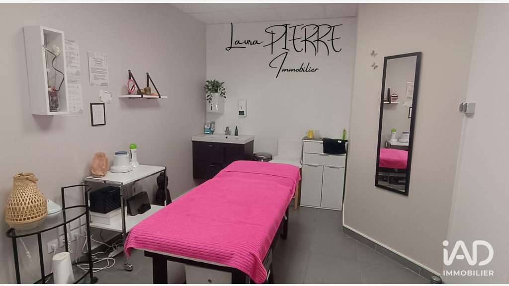 Vente salon de coiffure très visible à Bénouville