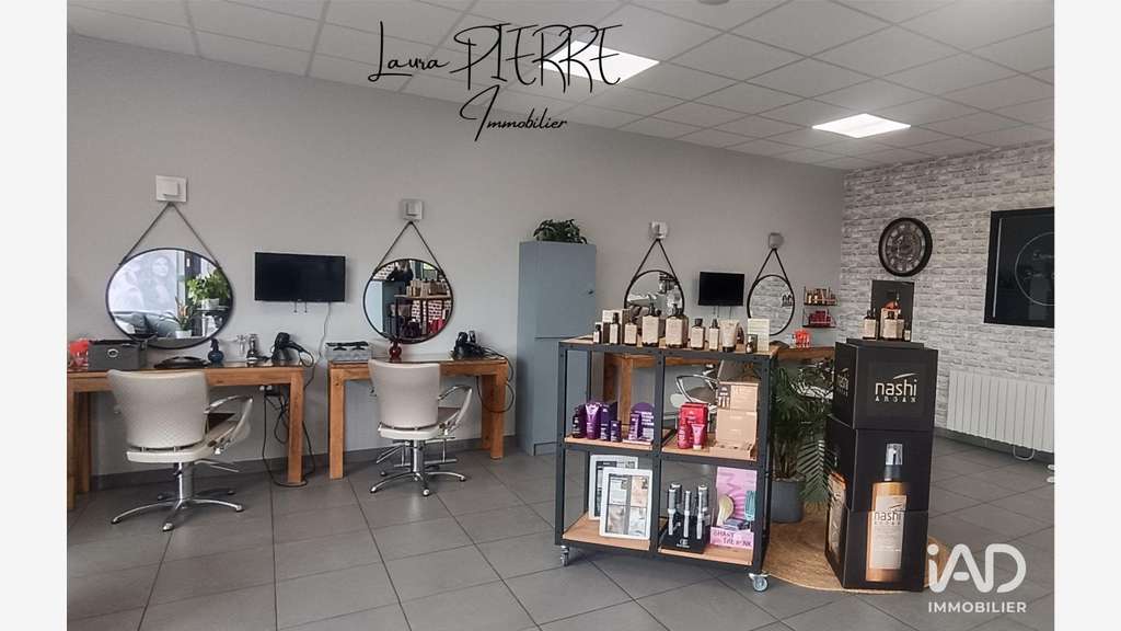 Vente salon de coiffure très visible à Bénouville