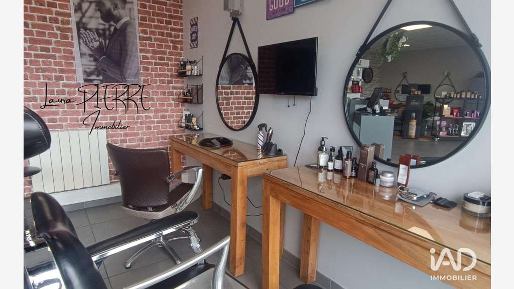 Vente salon de coiffure très visible à Bénouville