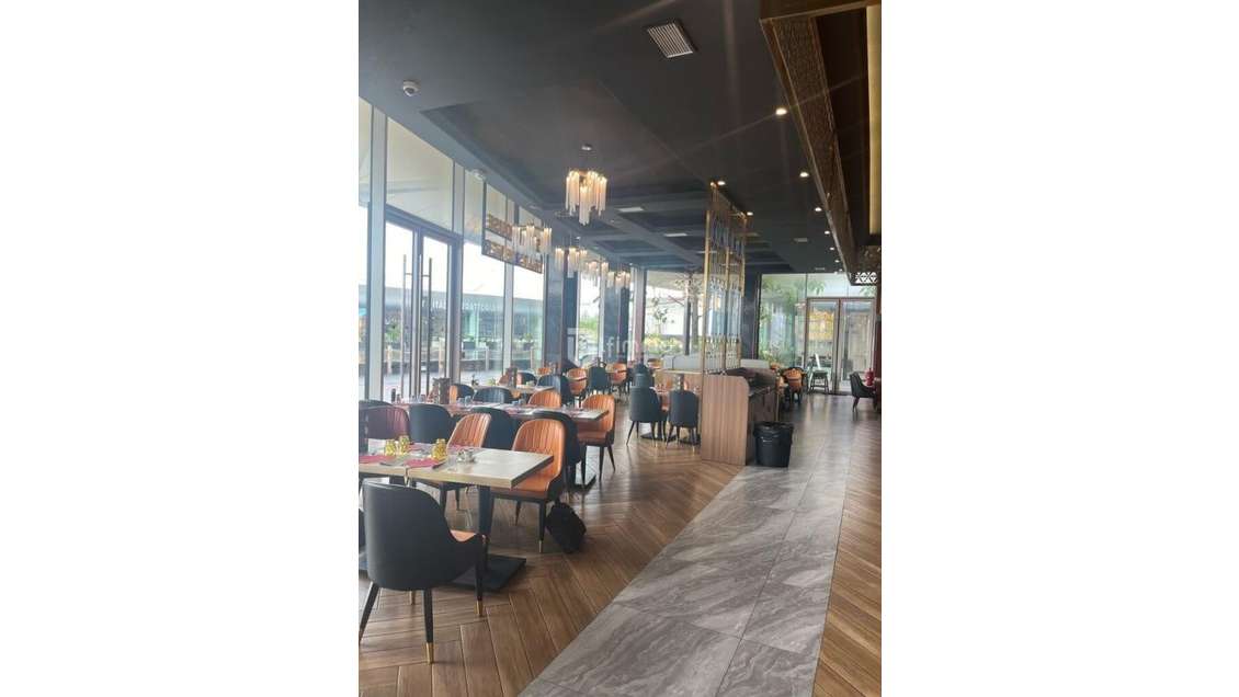 Vente restaurant 190 pl en centre cial à Buchelay