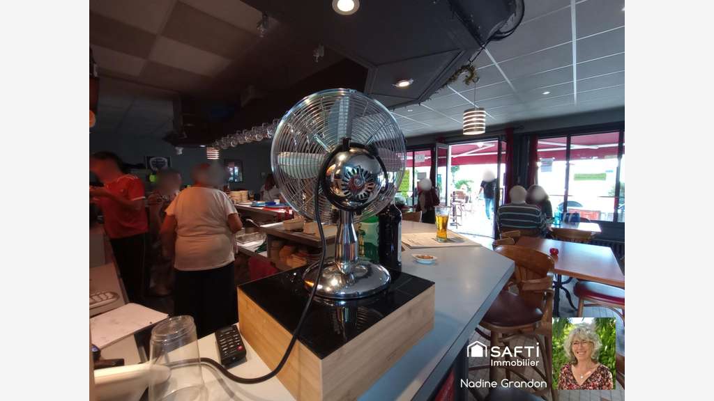 A vendre bar-brasserie murs et fond à Chalais