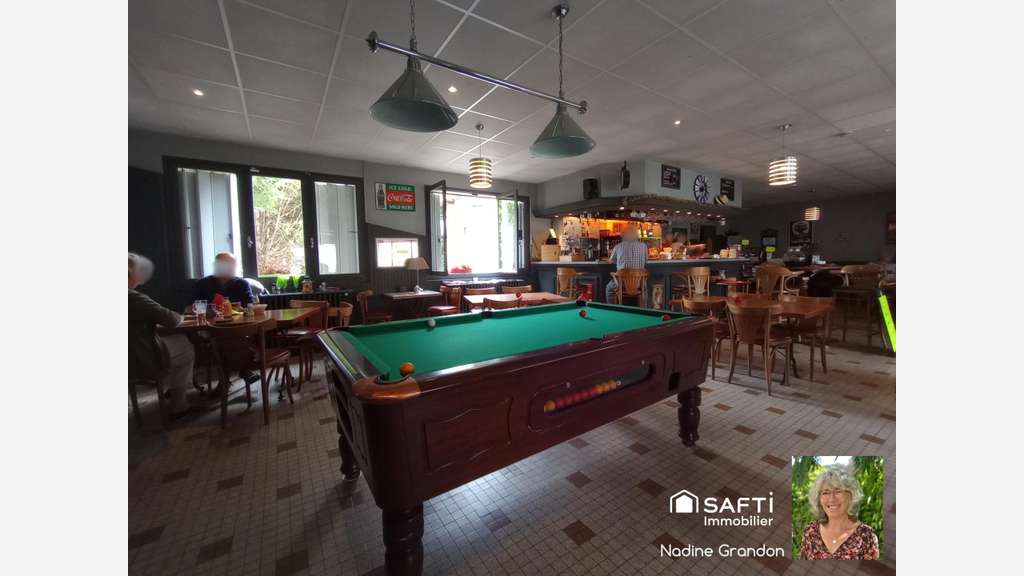 A vendre bar-brasserie murs et fond à Chalais