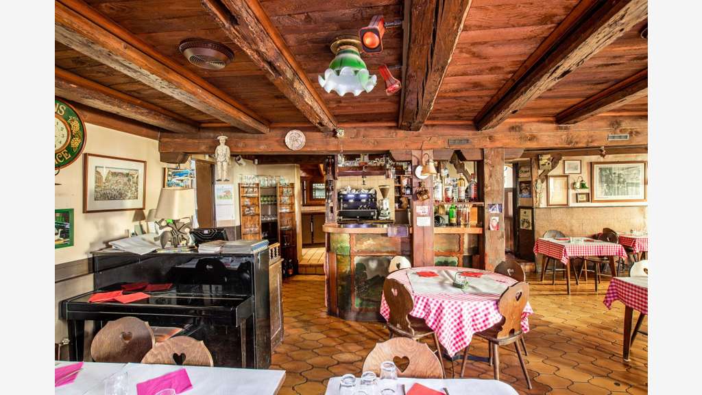 Vente murs et fonds restaurant + 3 apparts Colmar
