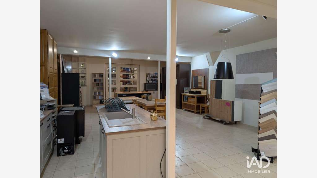 Vente FDC ébénisterie belle visibilité à Courgains