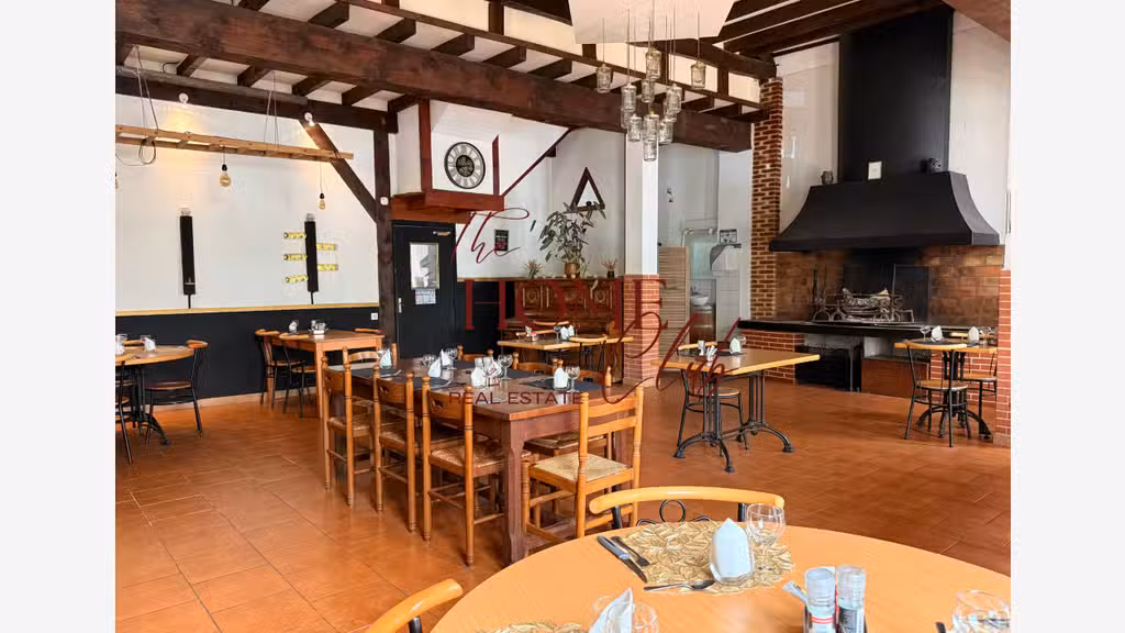 Vente bar restaurant avec espace guinguette Diusse
